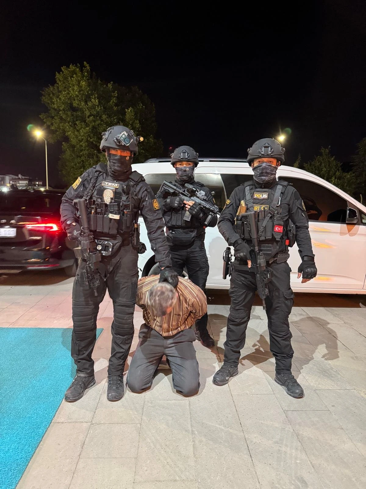 10 Yıldır Kırmızı B&uuml;ltenle Aranan' FET&Ouml;'C&Uuml; Afyonkarahisar'da yakalandı