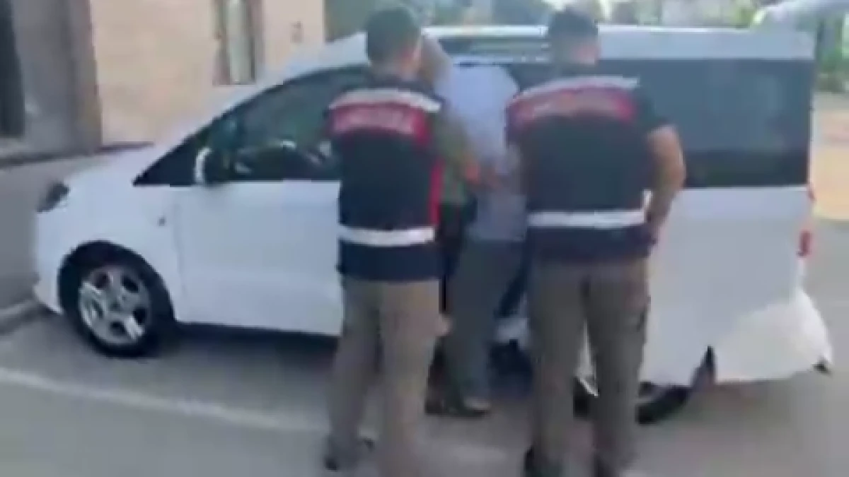 30 ilde DEAŞ Ter&ouml;r &Ouml;rg&uuml;t&uuml;ne y&ouml;nelik Jandarmamız tarafından d&uuml;zenlenen operasyonlarda 119 ş&uuml;pheli yakalandı.