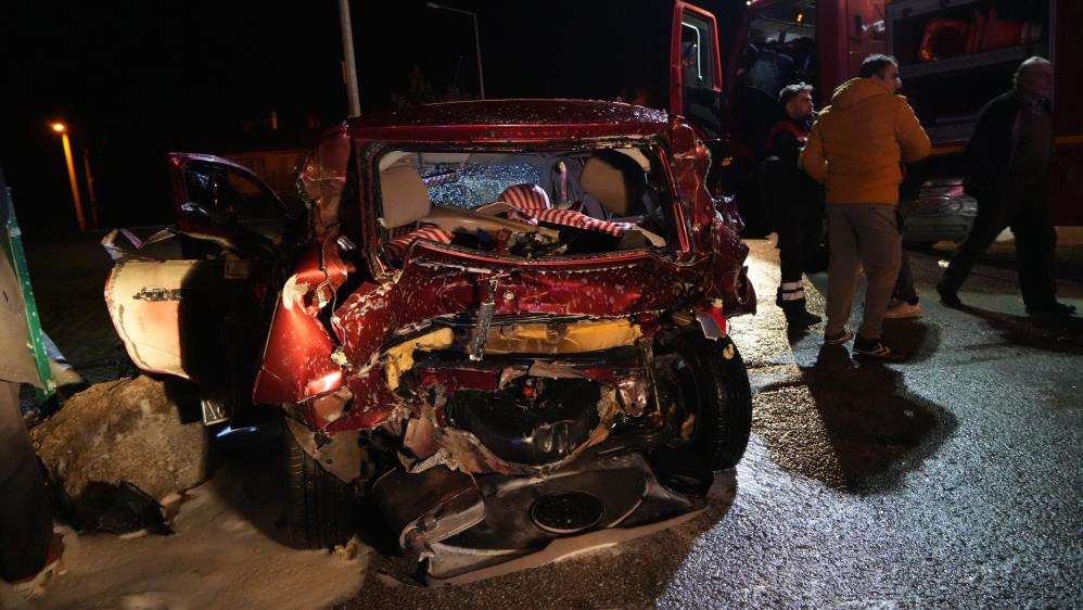 4'ü uzman çavuş 6 kişinin yaralandığı kaza güvenlik kamerasında