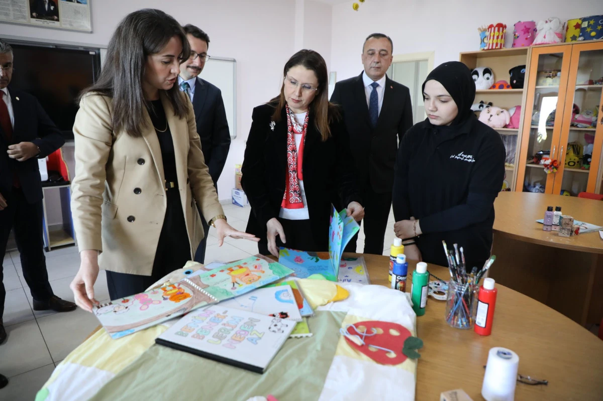 Amasra &Ouml;ğrencileri Vali Arslan Ziyaret Etti