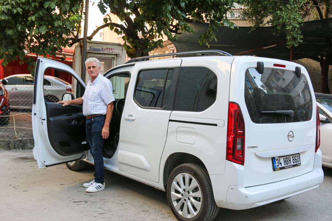 Arazi satarak sıfır araç aldı, 200 metre sonra hayatının pişmanlığını yaşadı