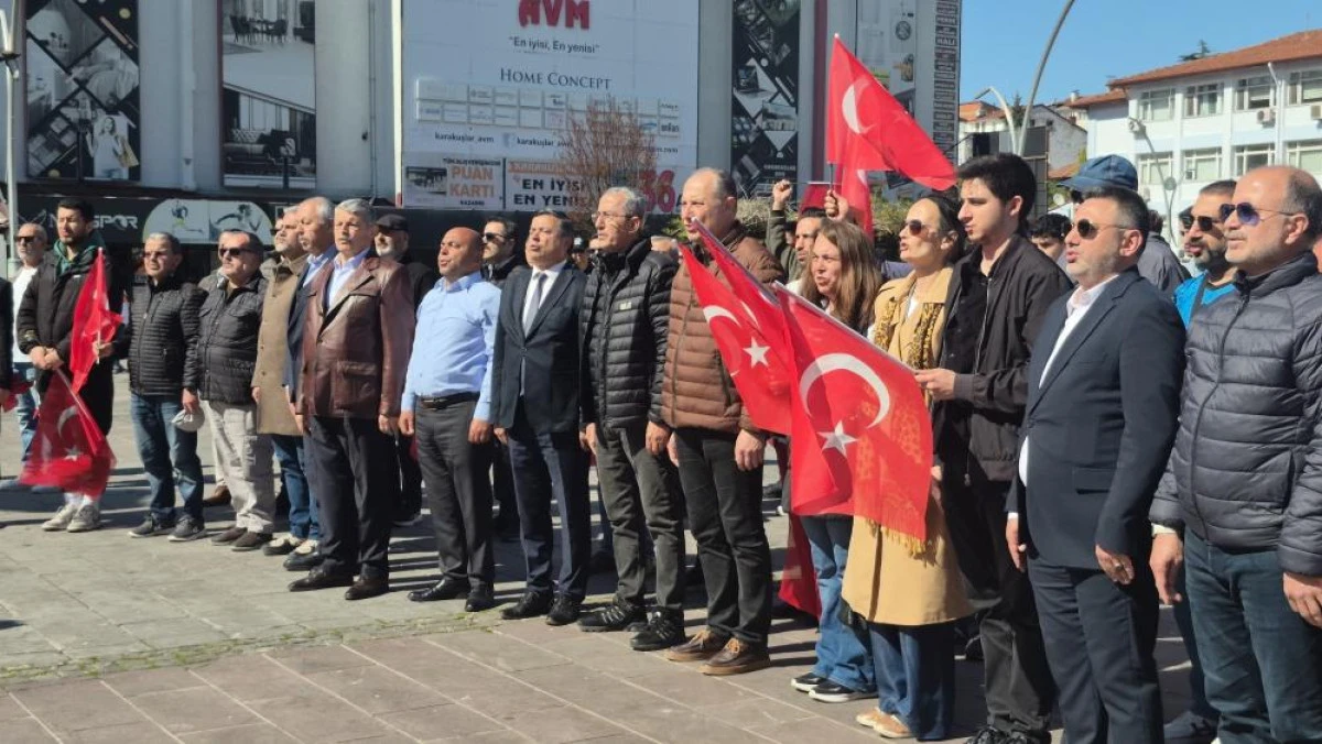 Ay yıldızın gölgesinde Türkçülük yürüyüşü