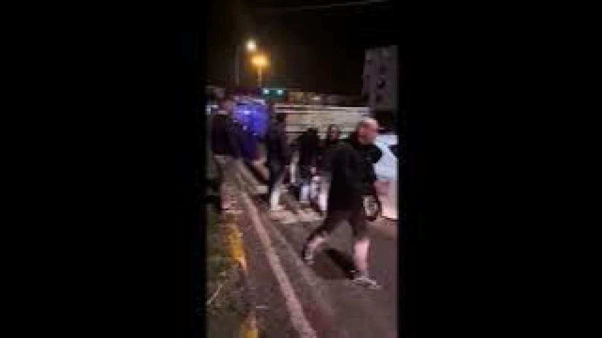 Bartın  otomobil &ouml;n&uuml;ndeki tıra &ccedil;arptı. Bir yaralı