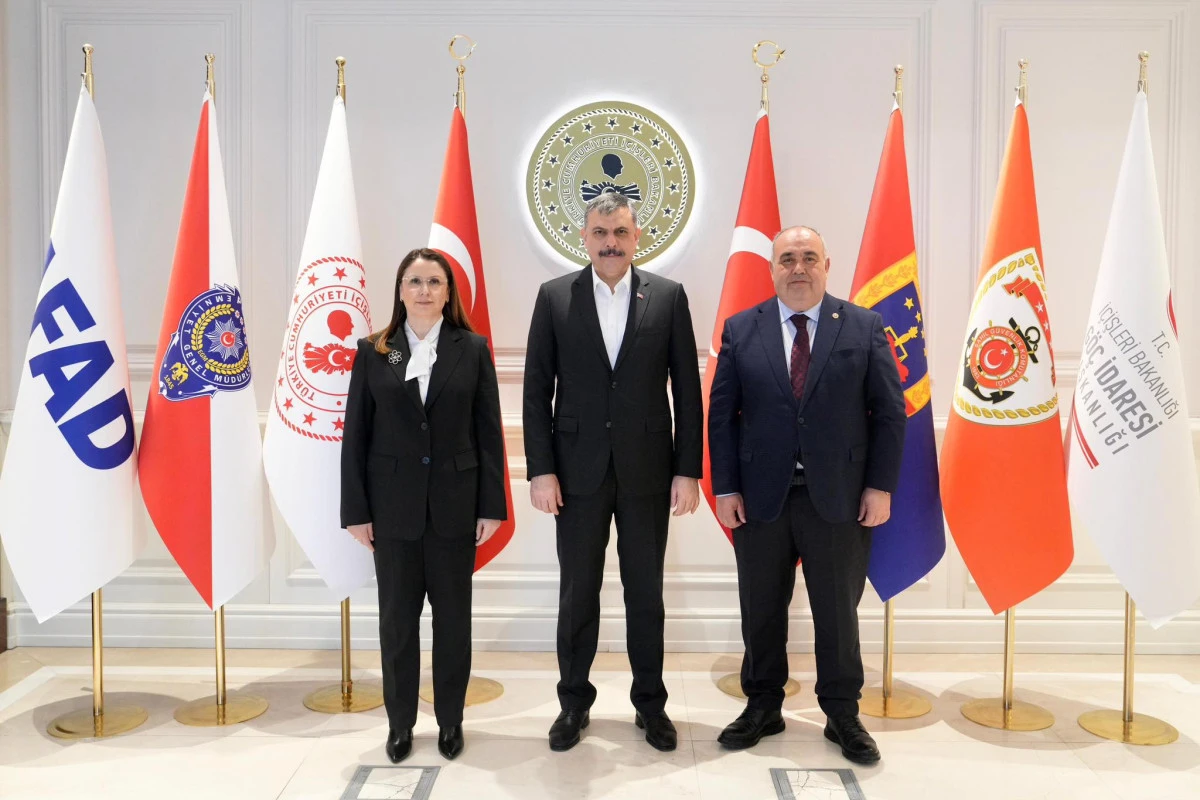 Bartın Valisi Arslan Bartın Milletvekili Aldatmaz, İ&ccedil;işleri Bakanı ile bir araya geldi