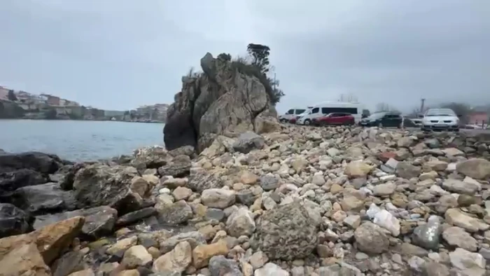 Bartın&rsquo;da denize giren kadını sahil g&uuml;venlik ekipleri kurtardı