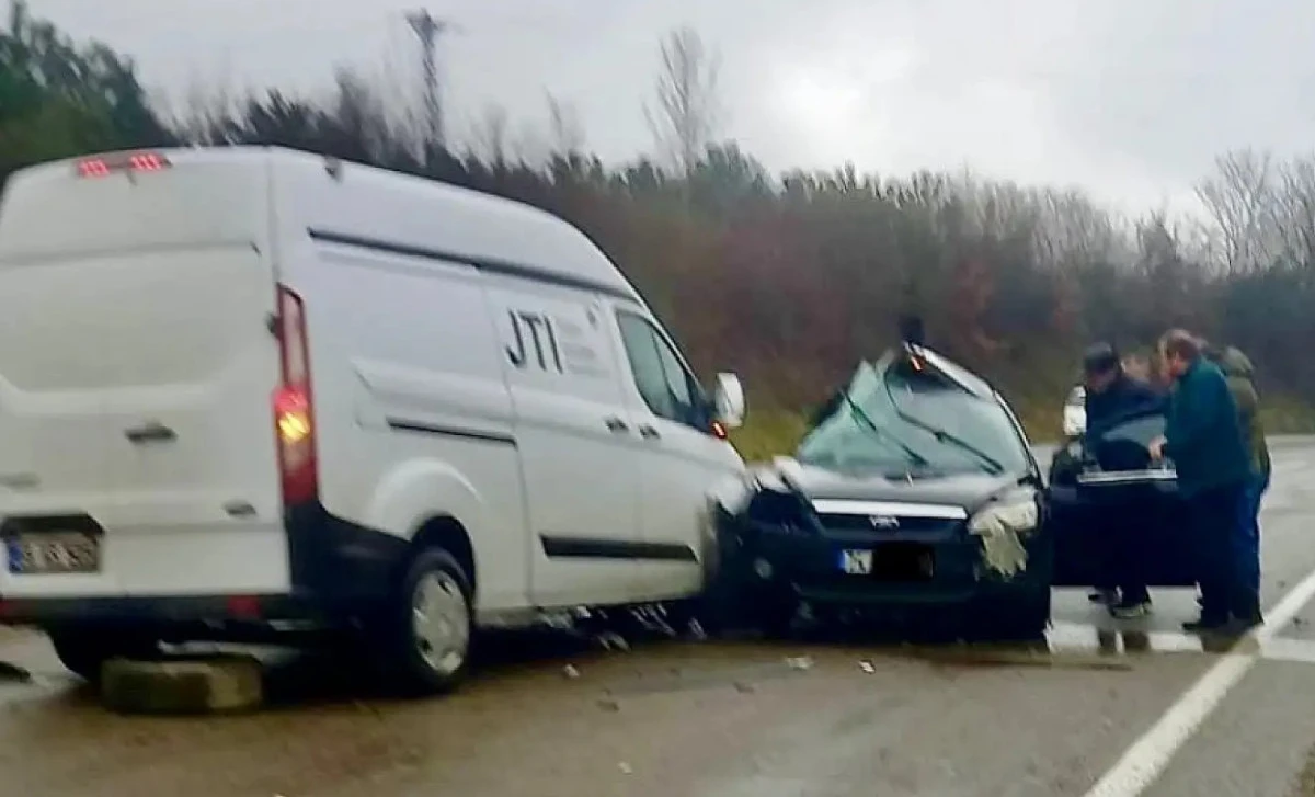 Bartın'da Feci Kaza: Kafa Kafaya &Ccedil;arpıştılar