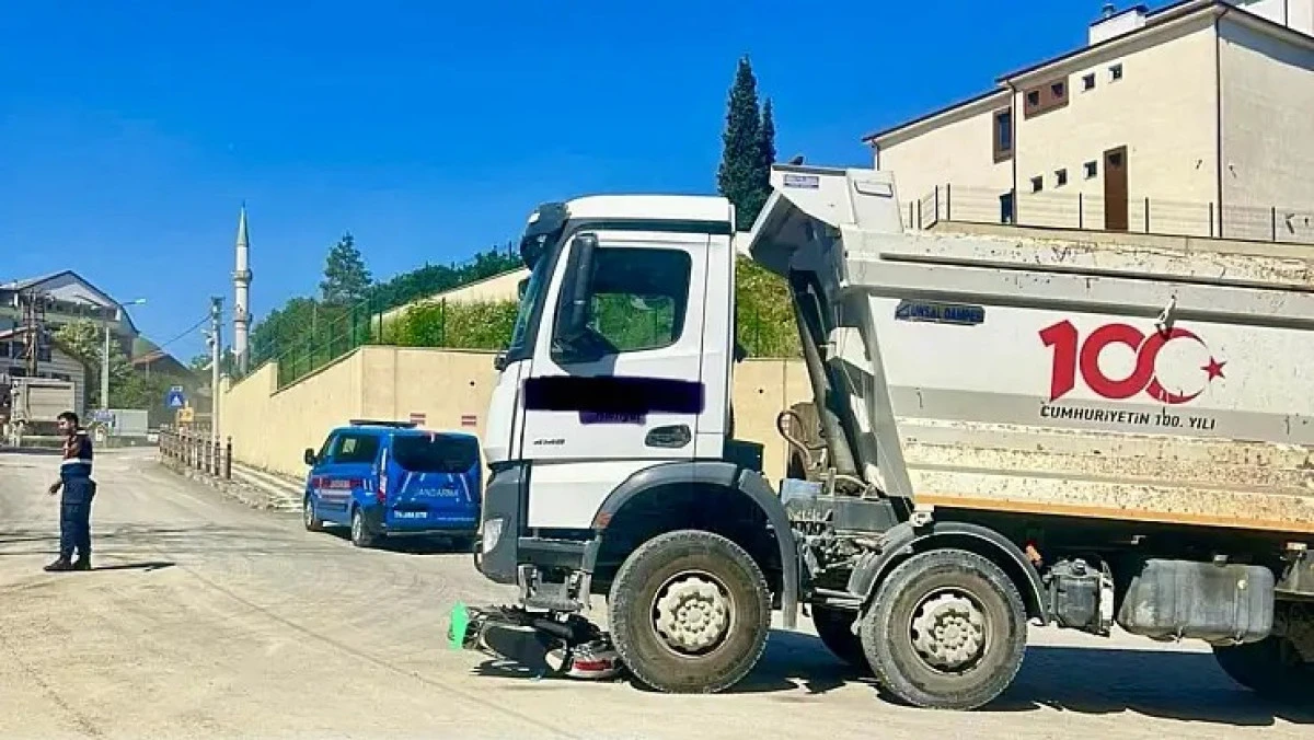 Bartın'ın  meydana gelen trafik kazasında  motosiklet s&uuml;r&uuml;c&uuml;s&uuml; yaralandı