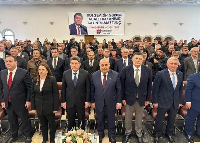 Başkan &Ouml;zcan uzun g&uuml;ven tazeledi