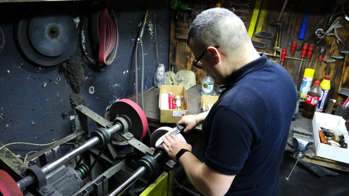 Bıçak bileyicilerinin bayram mesaisi başladı