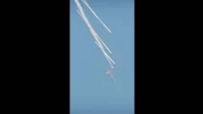 D&uuml;şen u&ccedil;ak ABD'ye ait &ccedil;ıktı, pilot son anda atlayarak kurtuldu: teslim alındığı g&ouml;r&uuml;ld&uuml;