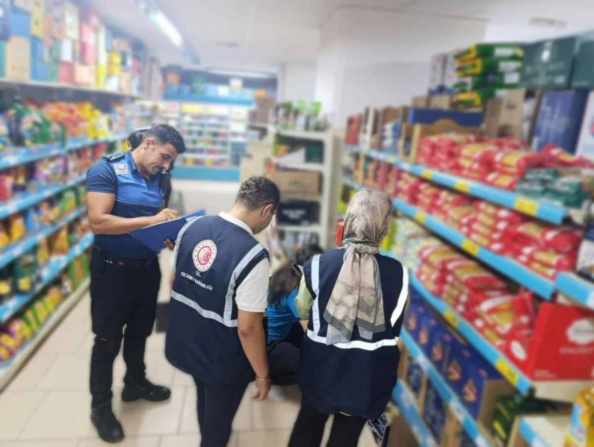 Düzce’de raf etiket ve kasa fiyatları kontrol edildi