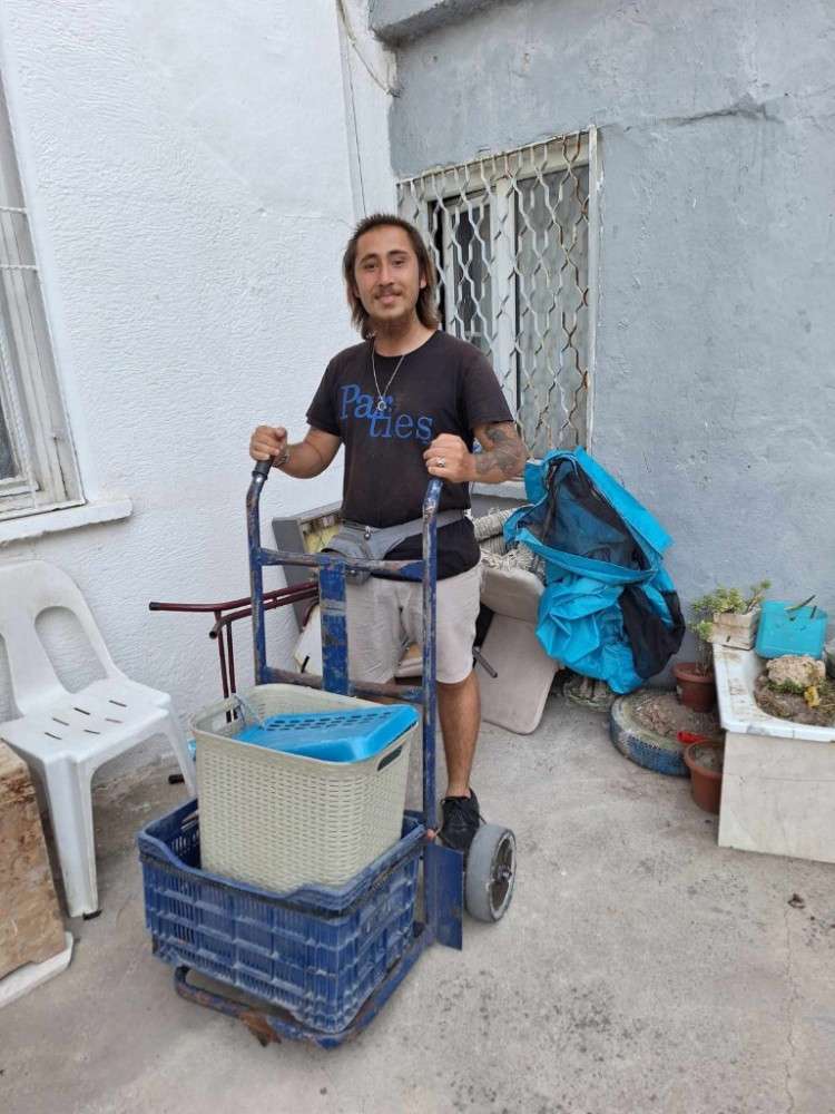 Engelli hurdacıdan ’insanlık ölmemiş’ dedirten davranış