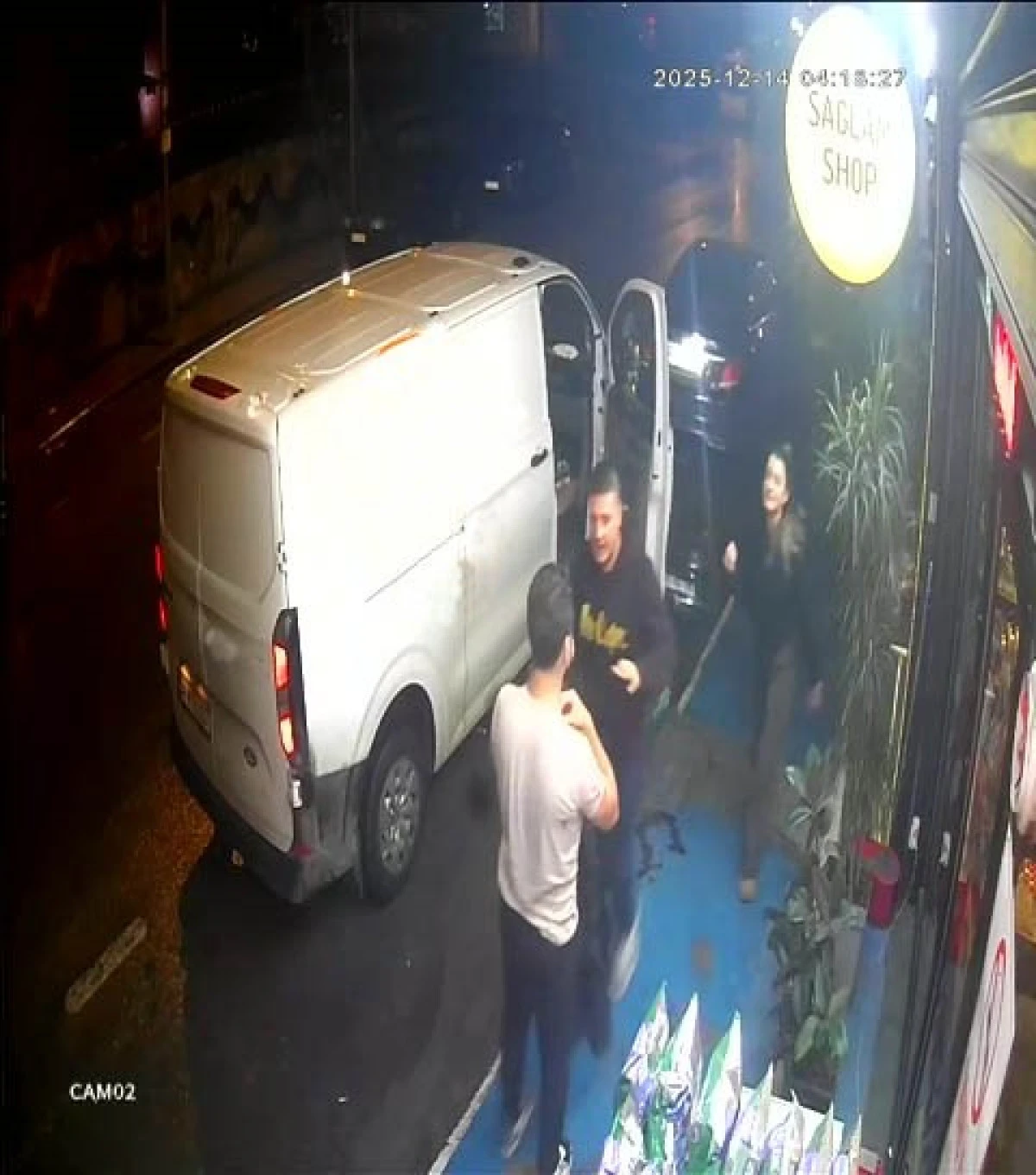 Eşime neden baktın" cinayetinin g&uuml;venlik kameraları ortaya &ccedil;ıktı