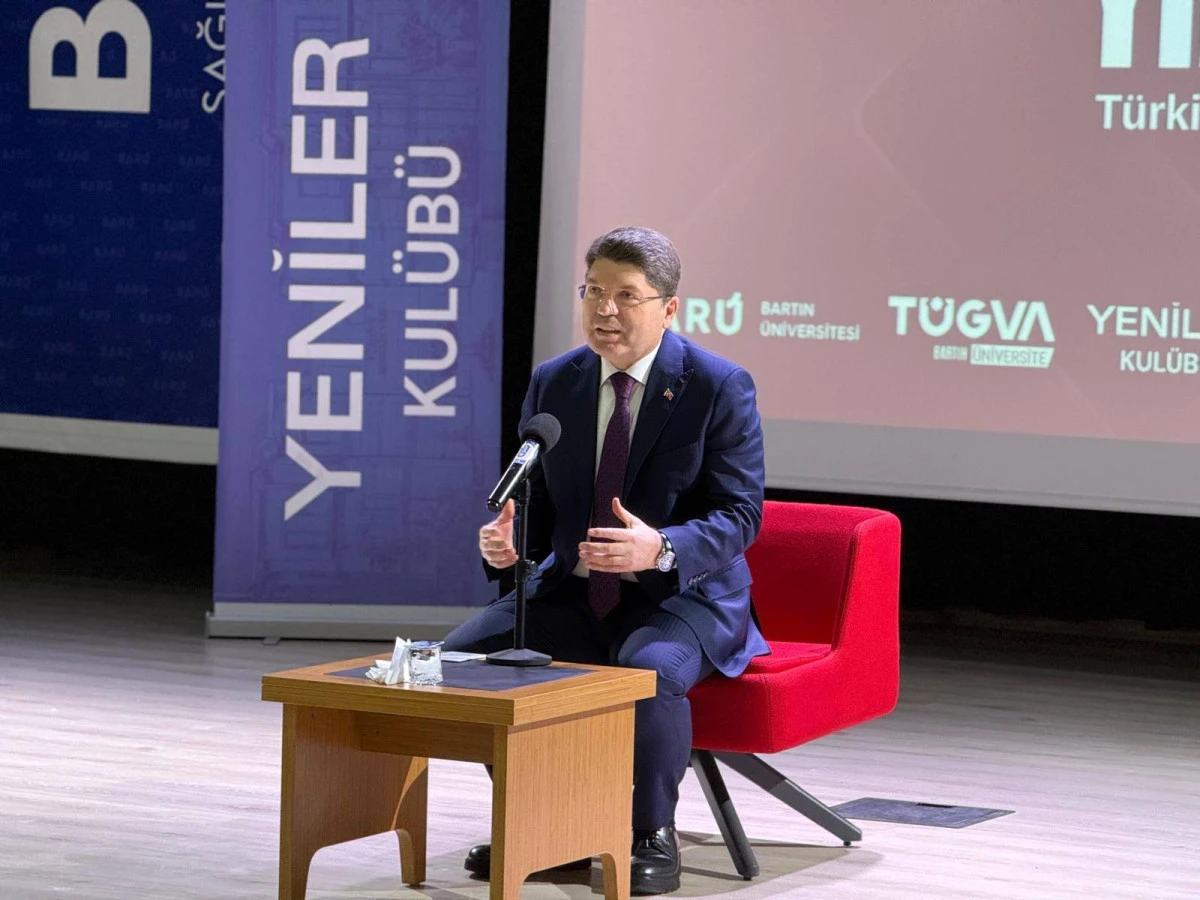 Eski Bakan Tun&ccedil;&rsquo;tan eleştirilerine tepki