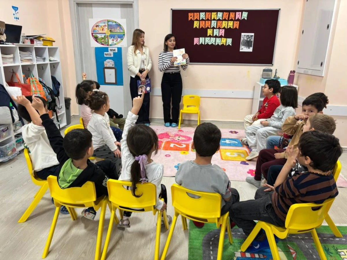  Halkla ilişkiler &ouml;ğrencilerinden &ouml;rnek başarı