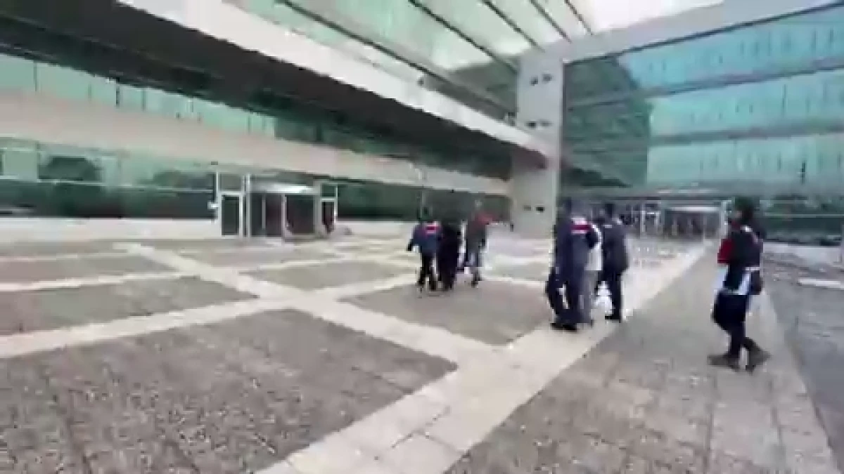 İ&ccedil;işleri Bakanlığı tarafından yapılan a&ccedil;ıklamada, "32 ilde FET&Ouml;'ye y&ouml;nelik operaysan yapıldı