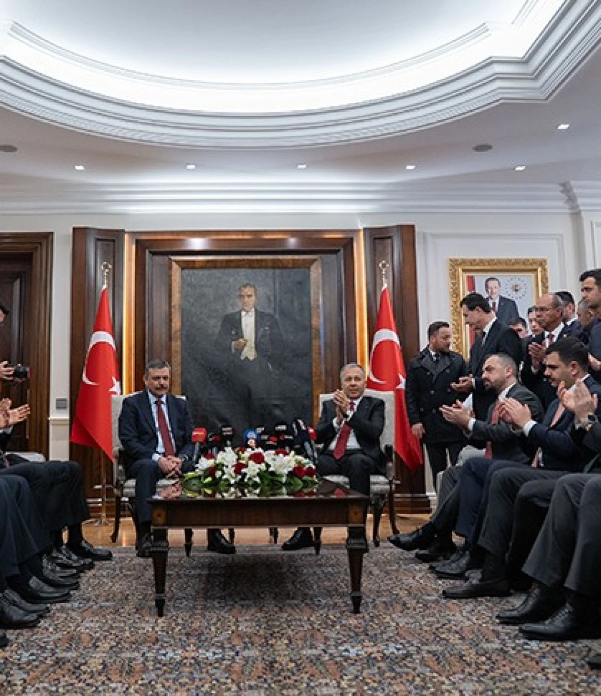 İ&ccedil;işleri Bakanlığında devir teslim t&ouml;reni yapıldı