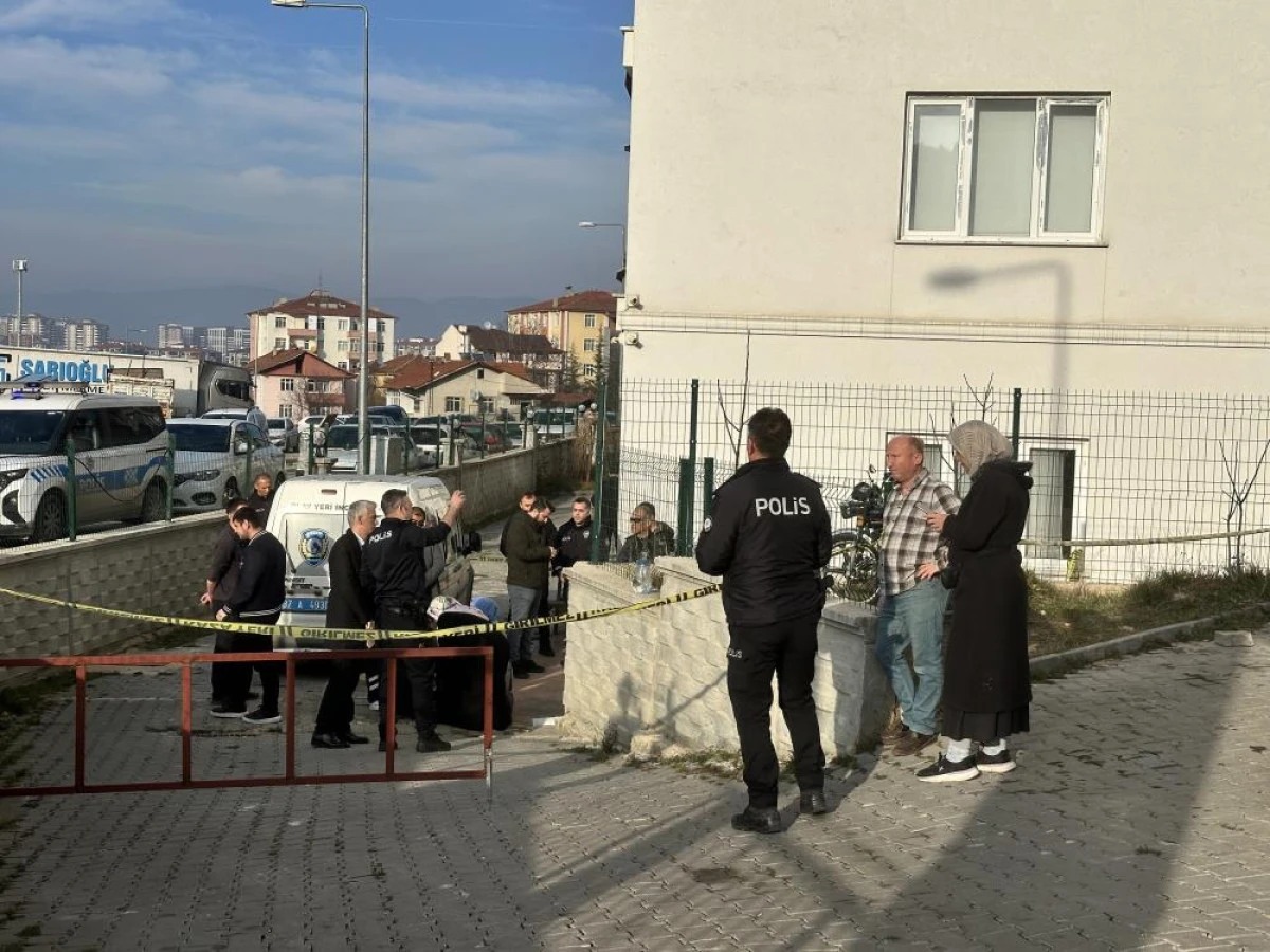 Kastamonu'da 7'nci kattaki balkondan düşen genç hayatını kaybetti