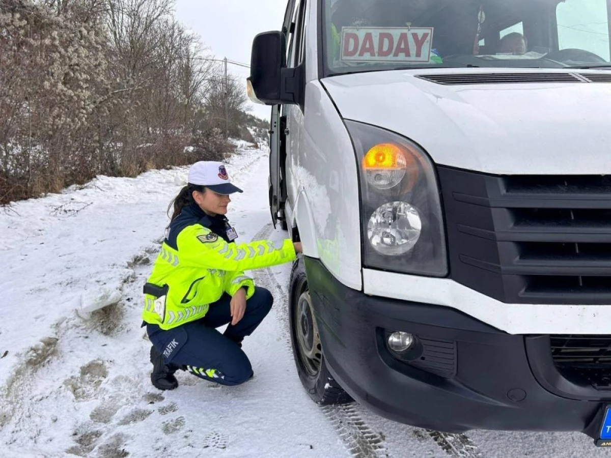 Kastamonu'da jandarma ekipleri kış lastiği denetimlerini sıklaştırdı