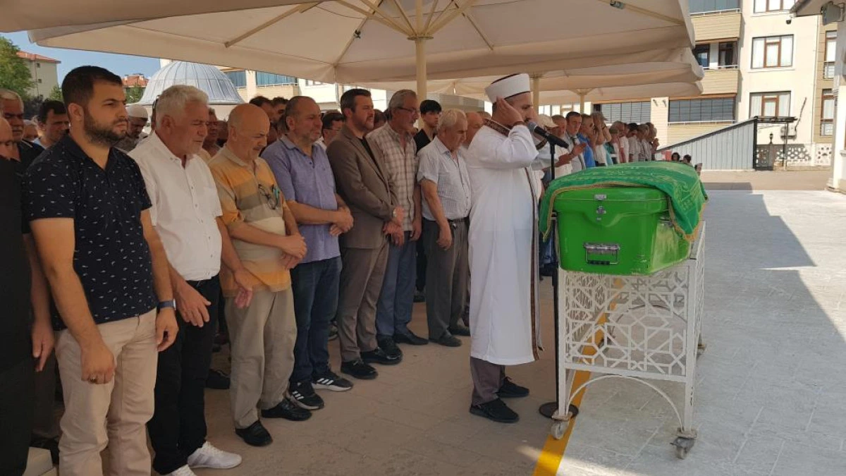 Kazada ölen genç toprağa verildi