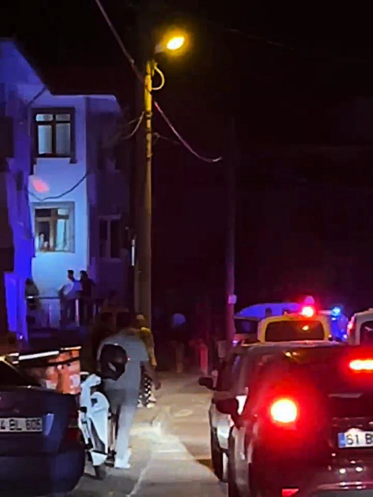 Kıskançlık krizi: Eski karısını ve üvey kızını bıçakla yaraladı