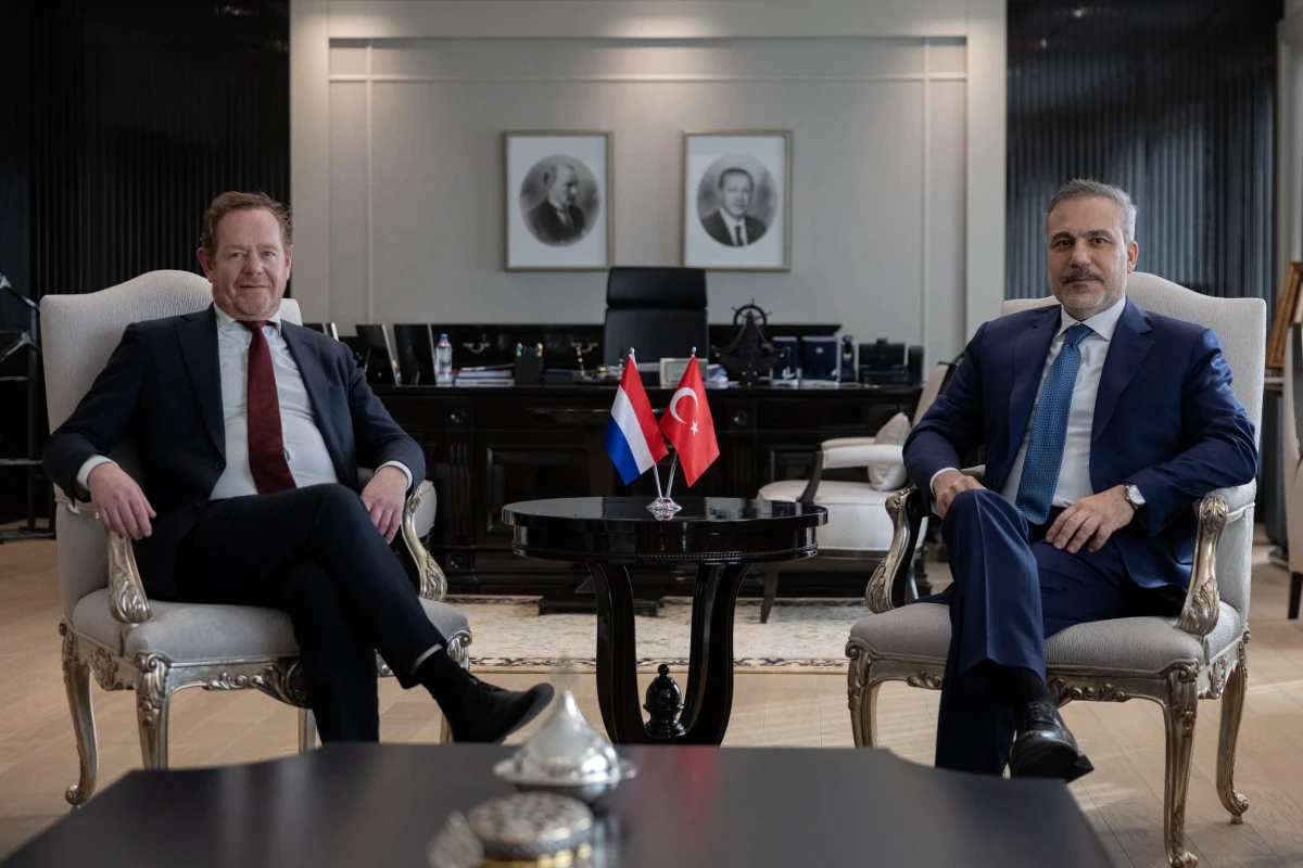 Kritik g&uuml;venlik zirvesi: Bakan Fidan Hollandalı Bakan David Van Weel ile g&ouml;r&uuml;şt&uuml;