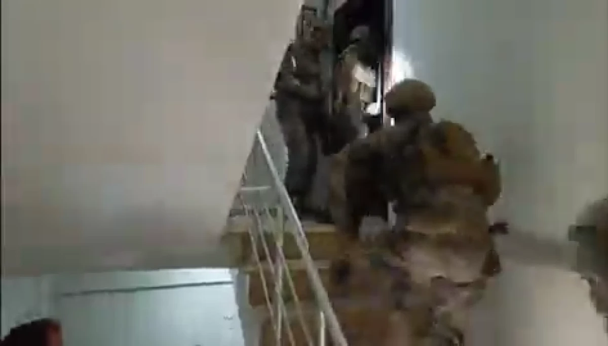 Kuyumcuya yapılan soygunda milyonlarca liralık altın &ccedil;alındı