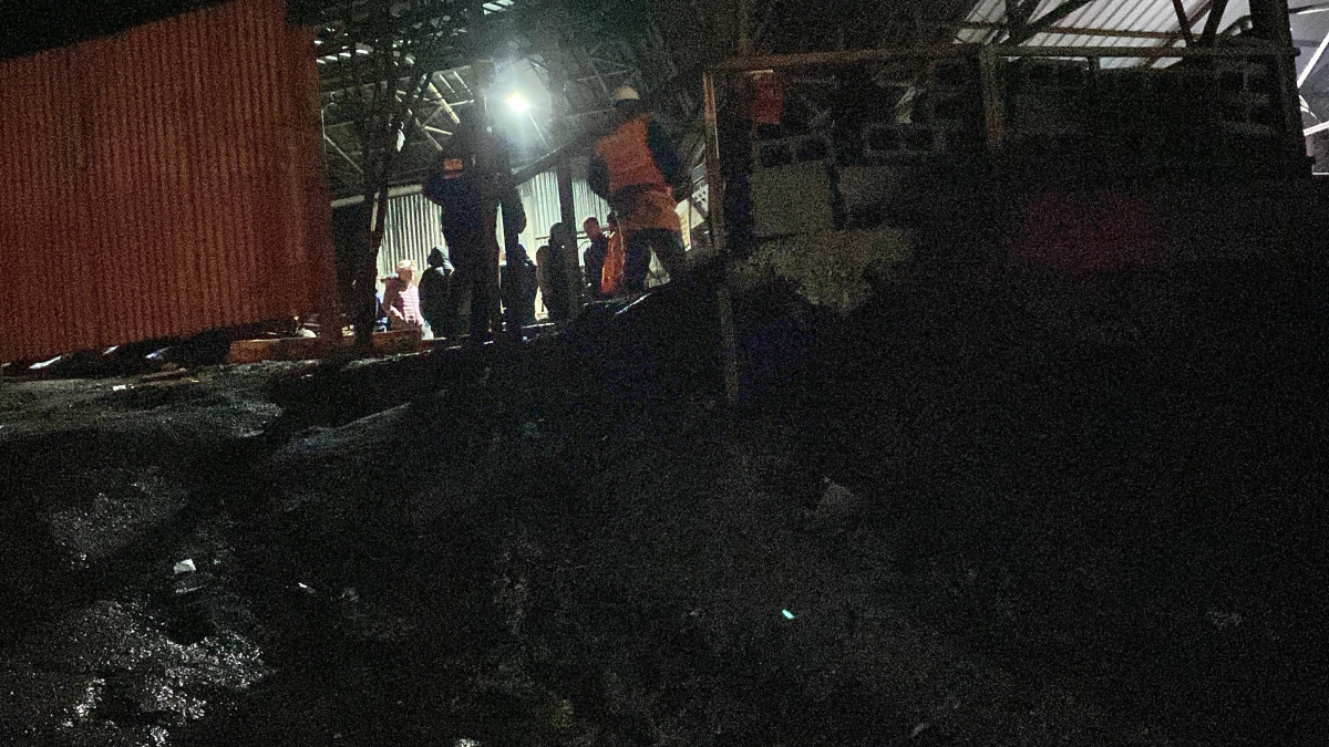 Maden ocağında mahsur kalan işçiler 11 saat sonra kurtarıldı