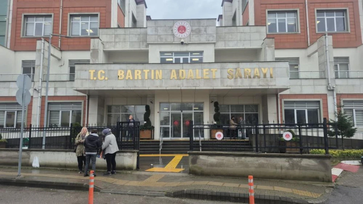 Sanat&ccedil;ı Hande Yener'in sahip &ccedil;ıktığı k&ouml;peğin vurulmasına ilişkin davanın ikinci duruşması g&ouml;r&uuml;ld&uuml;