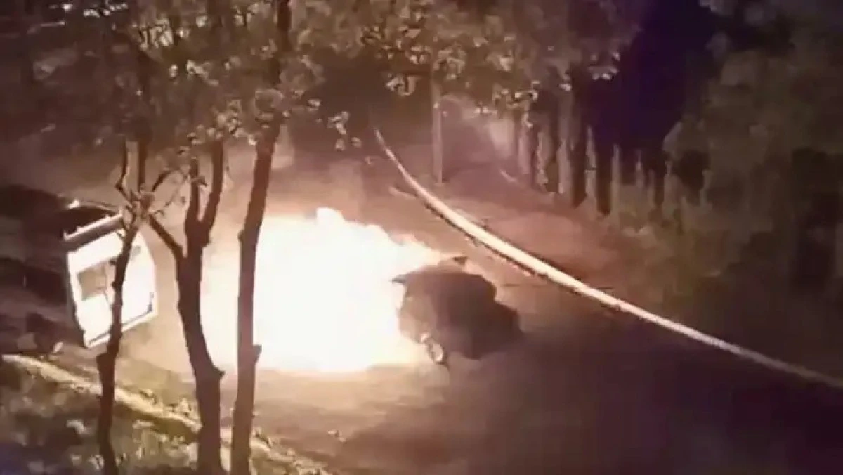 Seyir halindeki otomobilde  yangın &ccedil;ıktı