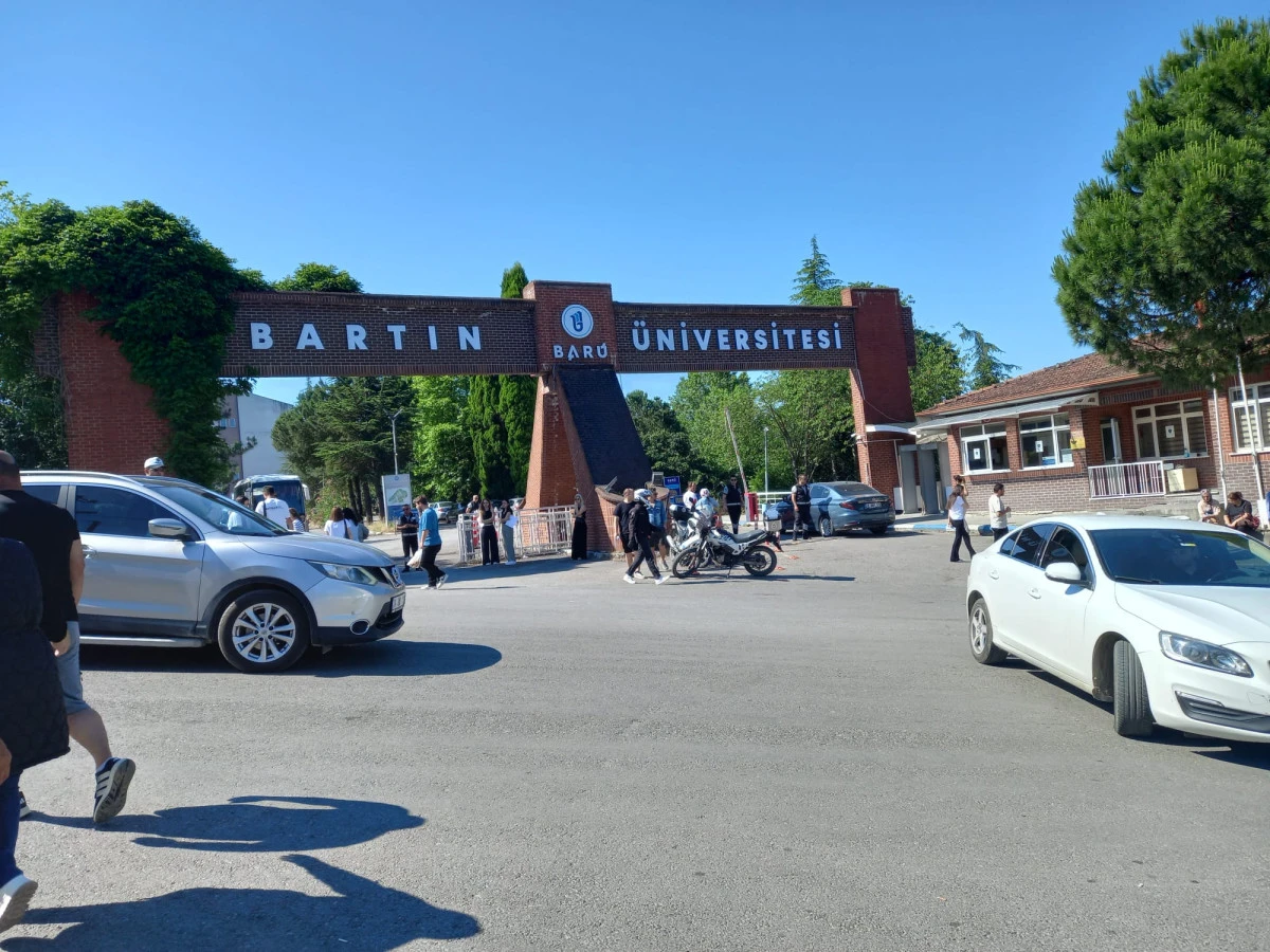 Sınav belgesi eksik &ccedil;ıkan &ouml;ğrenci i&ccedil;in seferber oldu