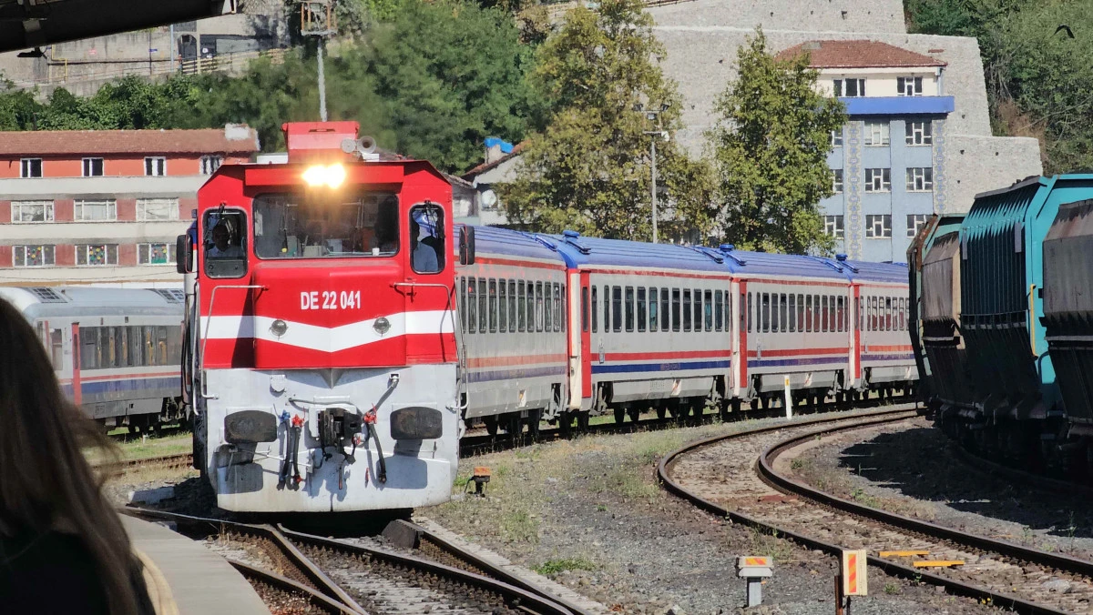 Turistik Karaelmas Ekspresi Zonguldak’a ulaştı