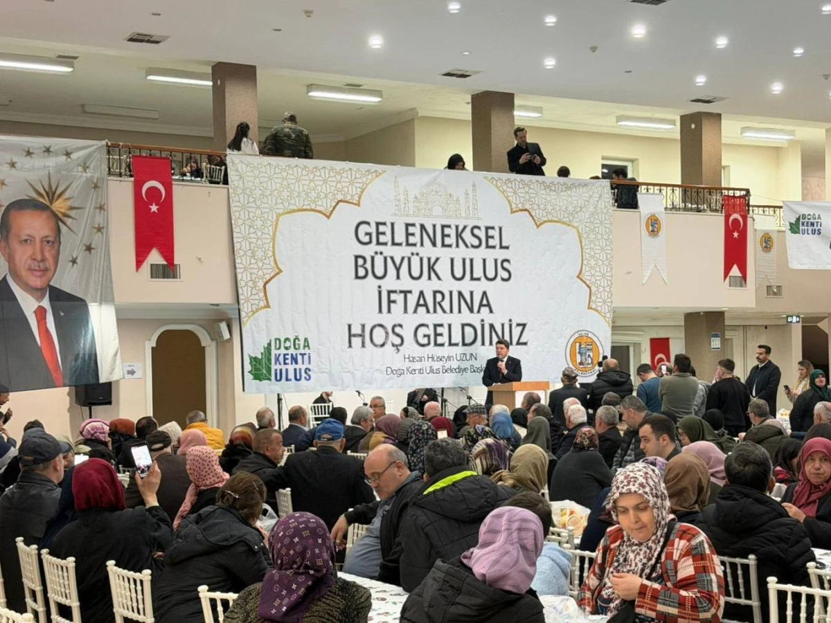 Yılmaz Tun&ccedil;: Ulus Belediyenin Geleneksel  İftarına katıldı