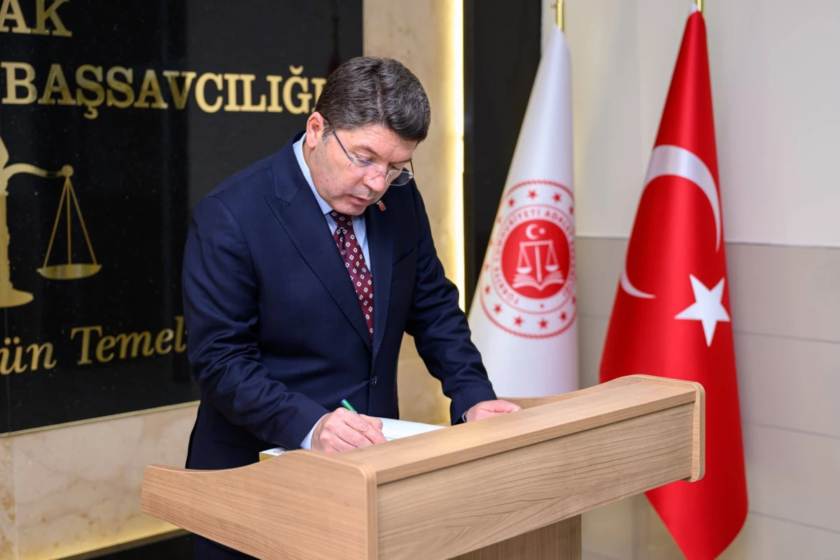 Yılmaz Tun&ccedil;'tan a&ccedil;ıklama: İnsanlığa karşı işlenmiş bir su&ccedil;tur