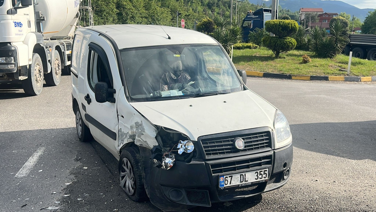Zonguldak'ta kaza anı güvenlik kamerasına yansıdı