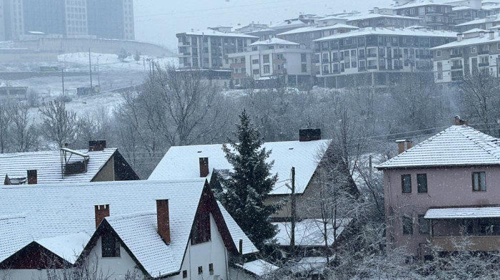 Düzce’de yılın ilk kar yağışı başladı