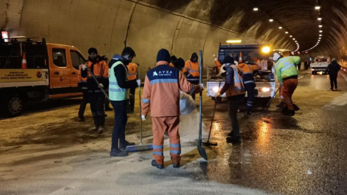 Zincirleme kazanın meydana geldiği Bolu Dağı Tüneli İstanbul istikameti trafiğe açıldı